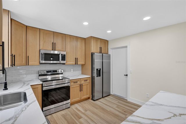 32524 GREENWOOD LOOP, Wesley Chapel, FL 33545