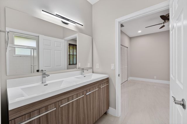 3043 Lakewood Drive, Weston, FL 33332