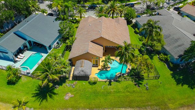 3043 Lakewood Drive, Weston, FL 33332