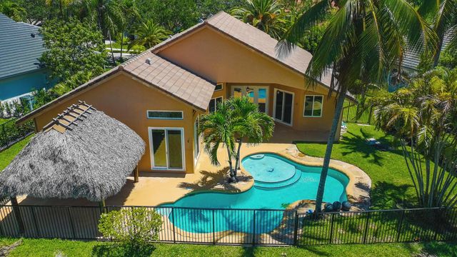 3043 Lakewood Drive, Weston, FL 33332