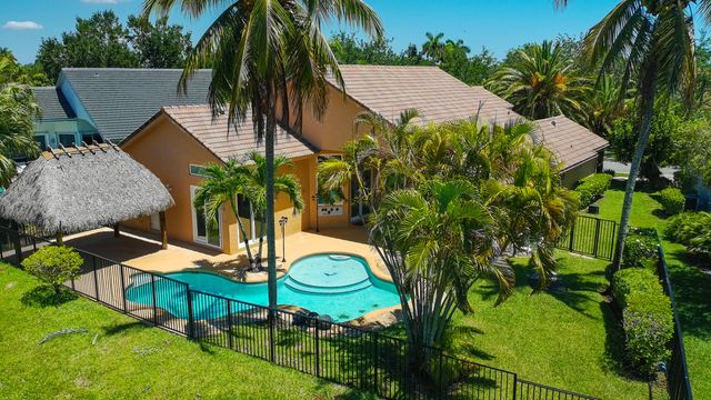 3043 Lakewood Drive, Weston, FL 33332