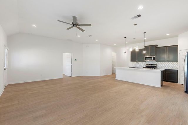 11832 Whirlaway Drive, Willis, TX 77318