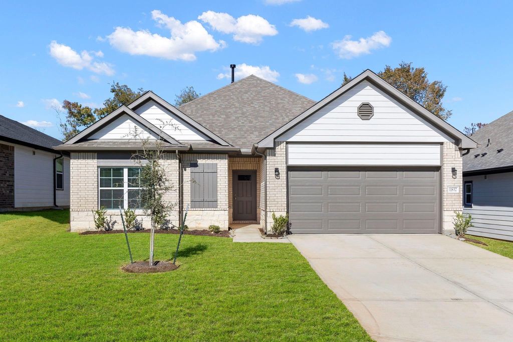 11832 Whirlaway Drive, Willis, TX 77318