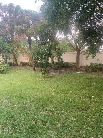433 Gazetta Way, West Palm Beach, FL 33413