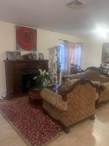 433 Gazetta Way, West Palm Beach, FL 33413