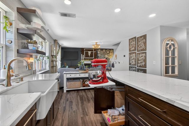 213 K St, Lincoln, CA 95648