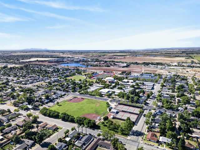 213 K St, Lincoln, CA 95648