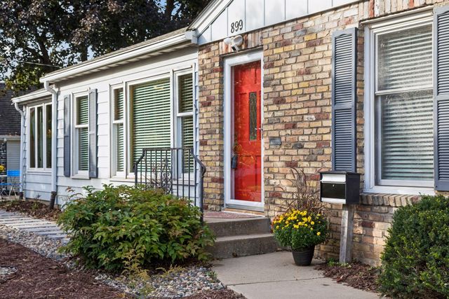 899 Fairview Avenue S, Saint Paul, MN 55116