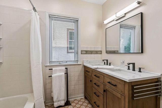899 Fairview Avenue S, Saint Paul, MN 55116