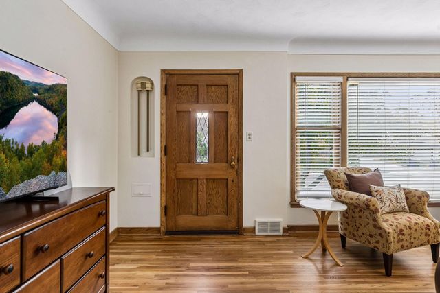 899 Fairview Avenue S, Saint Paul, MN 55116