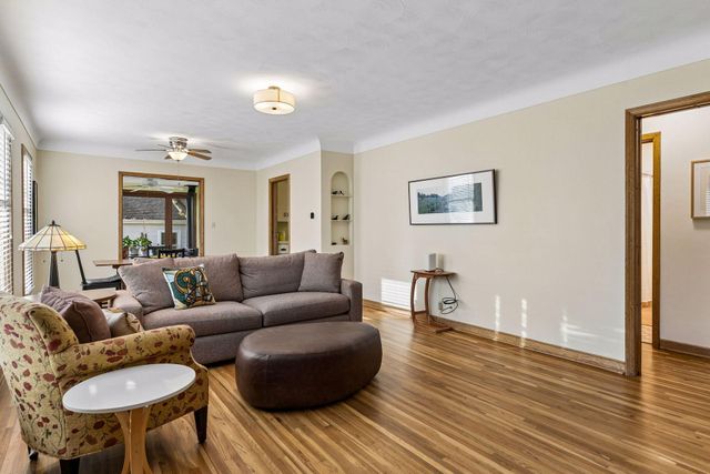 899 Fairview Avenue S, Saint Paul, MN 55116