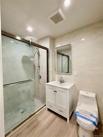 40-09 29th Street 2F, Long Island City, NY 11101