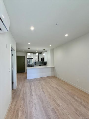 40-09 29th Street 2F, Long Island City, NY 11101