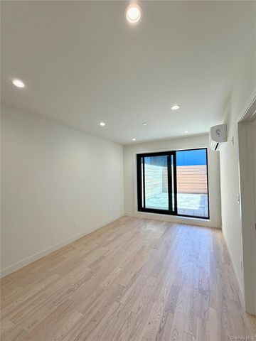 40-09 29th Street 2F, Long Island City, NY 11101