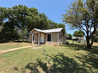 105 2nd Street, Valley View, TX 76272