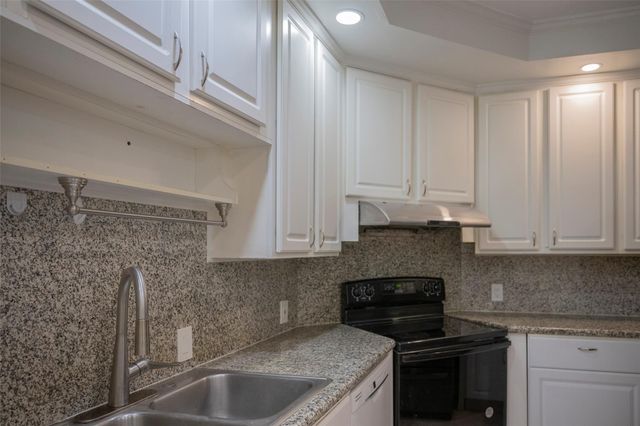 12625 Memorial Drive 4, Houston, TX 77024
