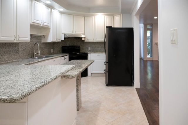 12625 Memorial Drive 4, Houston, TX 77024