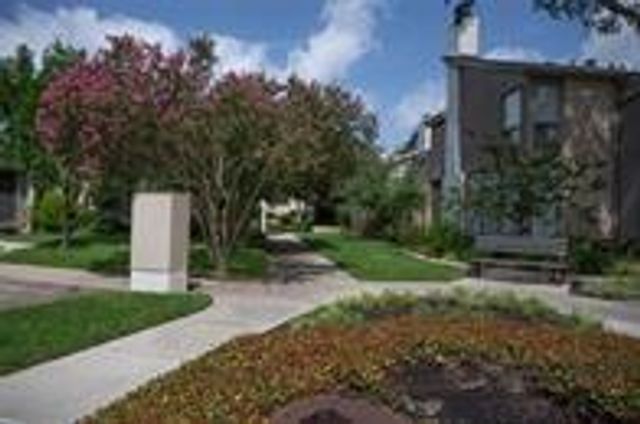 12625 Memorial Drive 4, Houston, TX 77024