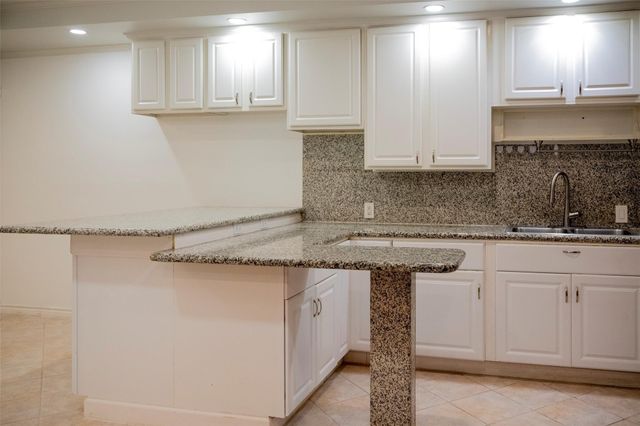 12625 Memorial Drive 4, Houston, TX 77024