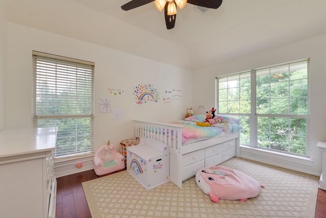14 TORRINGTON LN, The Hills, TX 78738