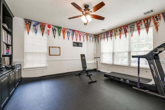 14 TORRINGTON LN, The Hills, TX 78738