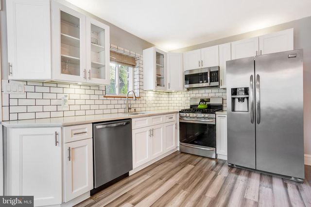 556 FAIRTHORNE AVE, Philadelphia, PA 19128