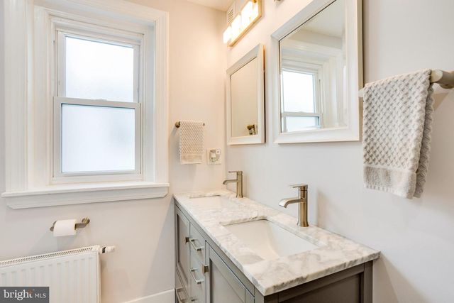 556 FAIRTHORNE AVE, Philadelphia, PA 19128