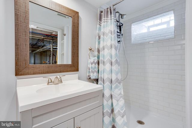 556 FAIRTHORNE AVE, Philadelphia, PA 19128