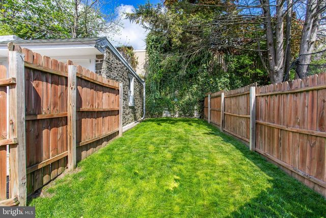 556 FAIRTHORNE AVE, Philadelphia, PA 19128