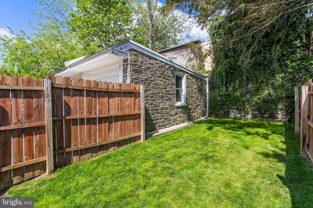 556 FAIRTHORNE AVE, Philadelphia, PA 19128