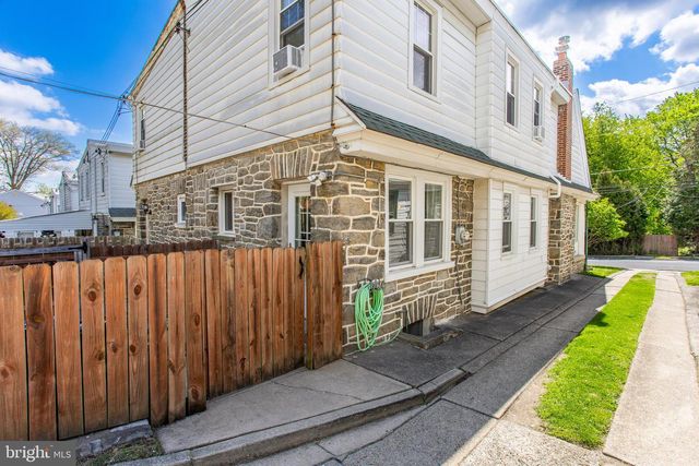 556 FAIRTHORNE AVE, Philadelphia, PA 19128