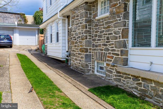 556 FAIRTHORNE AVE, Philadelphia, PA 19128