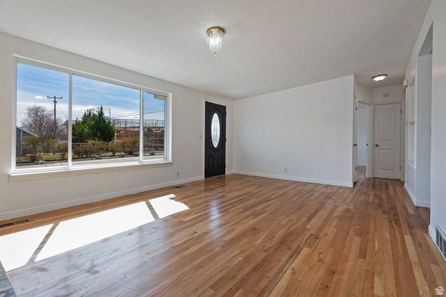 1678 W LELAND DR, West Jordan, UT 84084