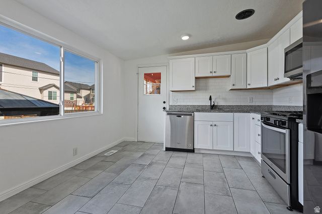 1678 W LELAND DR, West Jordan, UT 84084