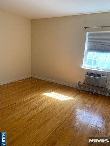 180 High Street 4, Nutley, NJ 07110