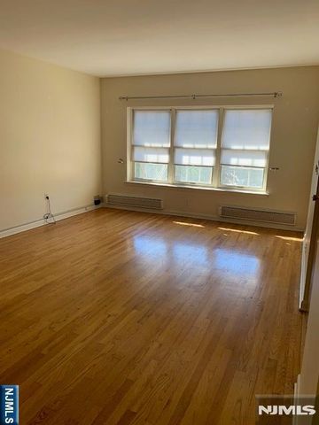 180 High Street 4, Nutley, NJ 07110