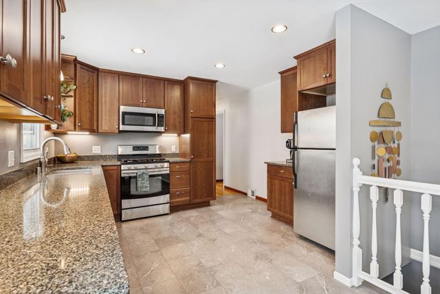 2941 Noble Avenue N, Golden Valley, MN 55422