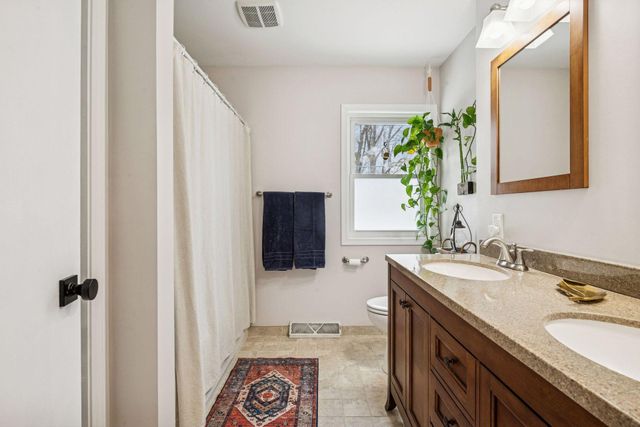 2941 Noble Avenue N, Golden Valley, MN 55422