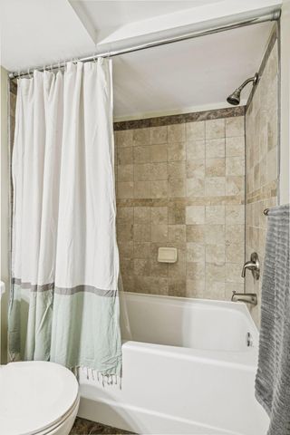 2941 Noble Avenue N, Golden Valley, MN 55422