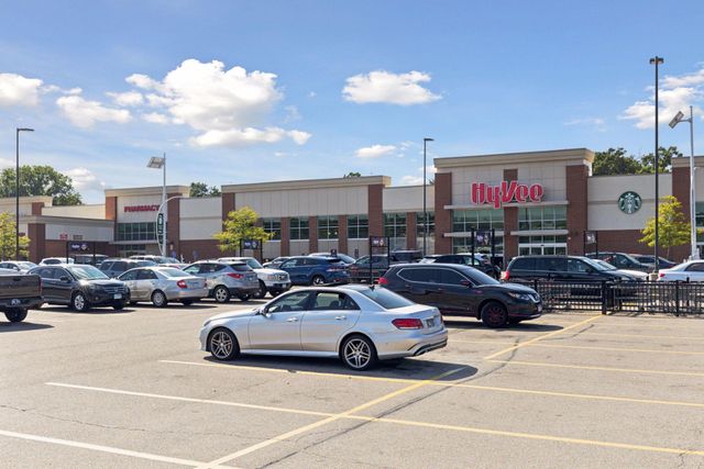 2941 Noble Avenue N, Golden Valley, MN 55422