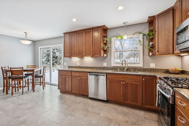 2941 Noble Avenue N, Golden Valley, MN 55422