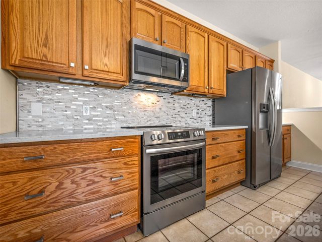 21 Holiday Drive, Arden, NC 28704