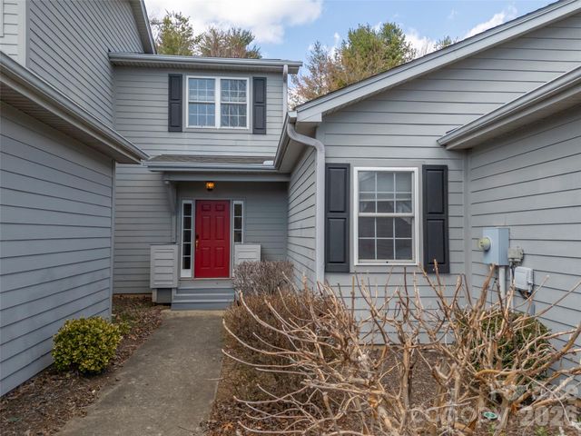 21 Holiday Drive, Arden, NC 28704
