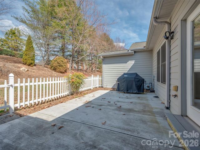 21 Holiday Drive, Arden, NC 28704
