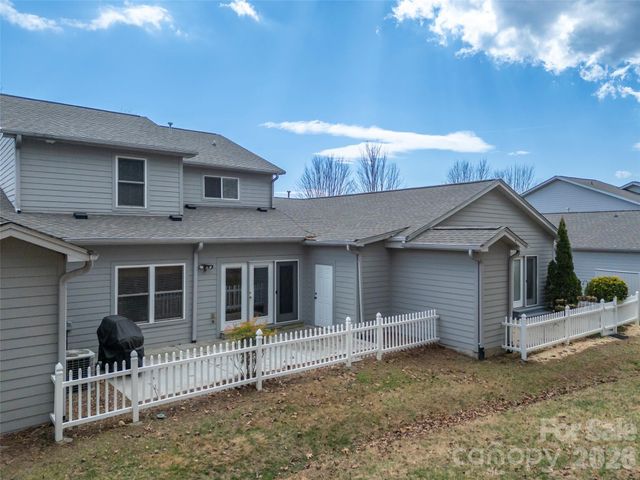 21 Holiday Drive, Arden, NC 28704