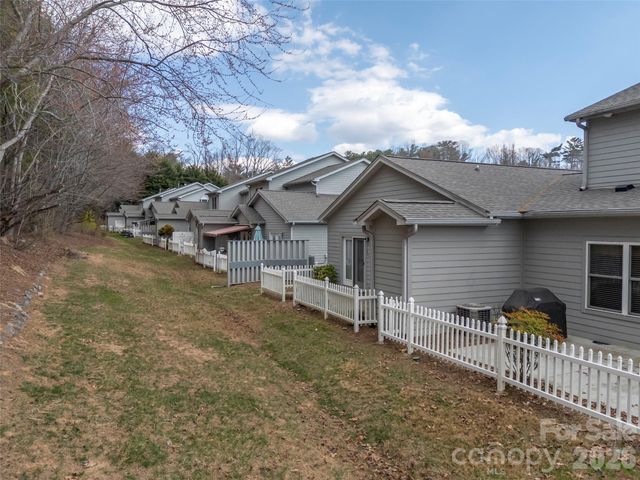 21 Holiday Drive, Arden, NC 28704