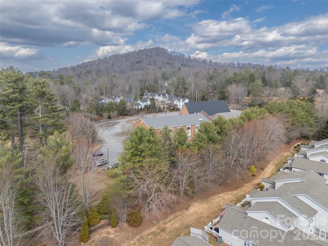 21 Holiday Drive, Arden, NC 28704