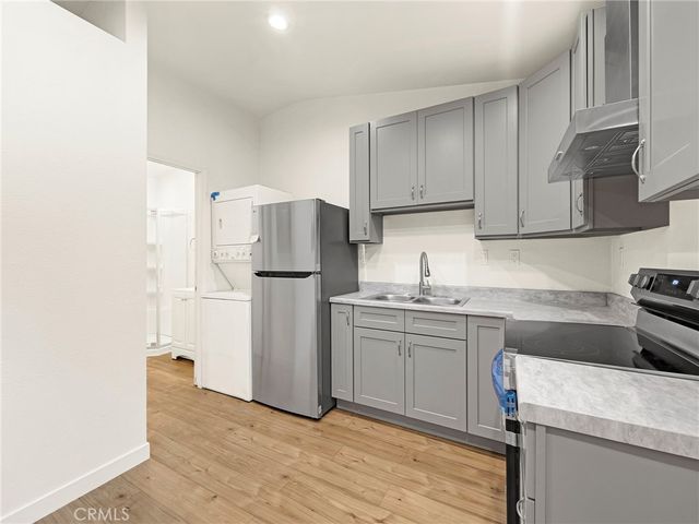 9527 oso Avenue, Chatsworth, CA 91311