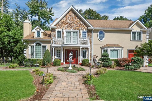 59 Lockwood Drive, Waldwick, NJ 07463