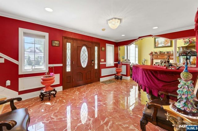 59 Lockwood Drive, Waldwick, NJ 07463